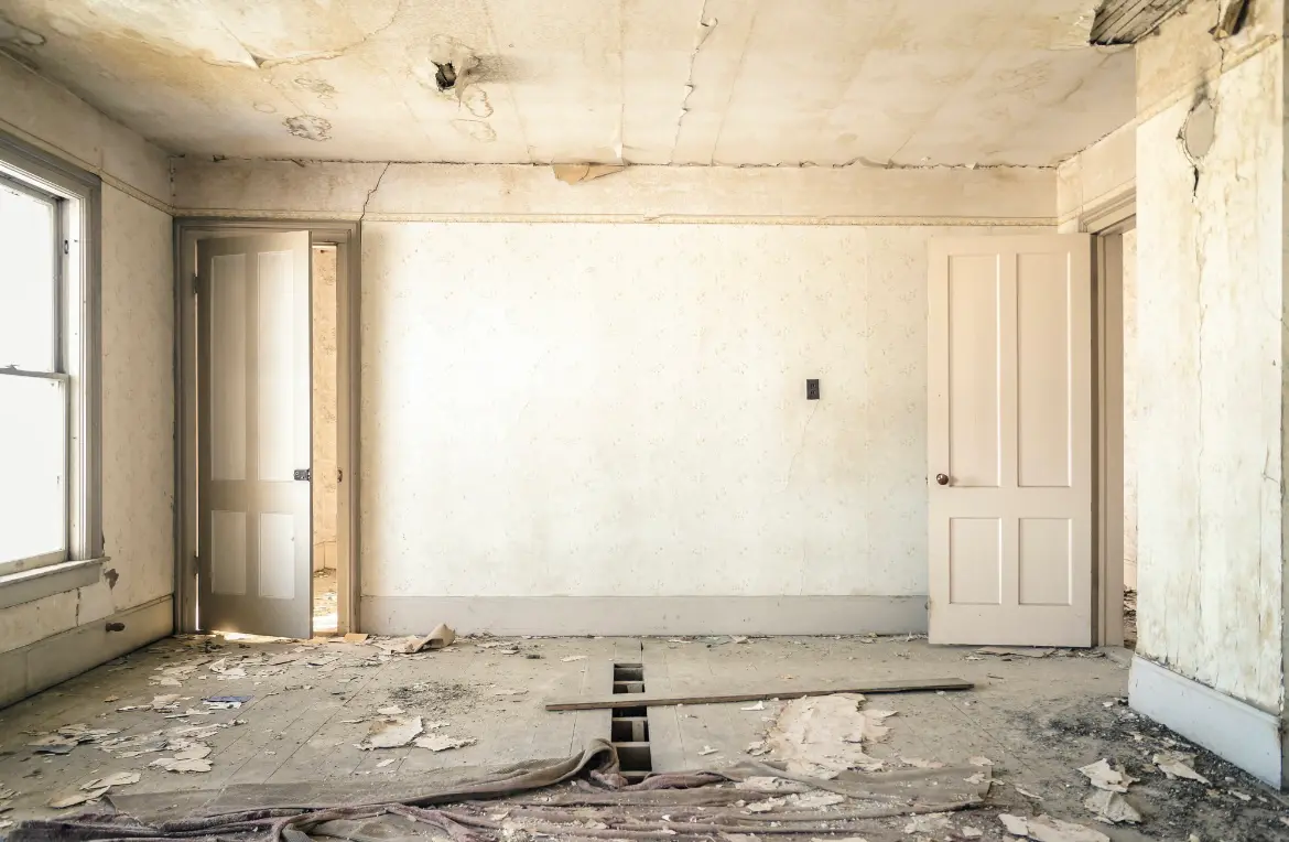 Waste disposal crew managing a cleanout project in Fairfield Plantation